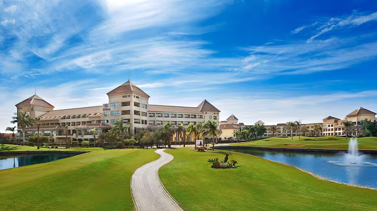 Pyramids-Golf-Hotel