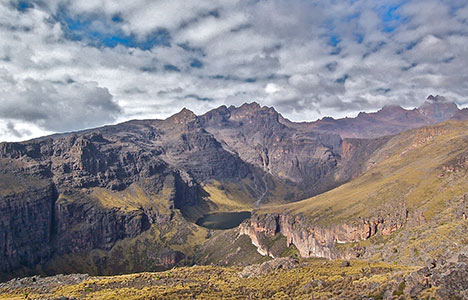Ithanguni Peak