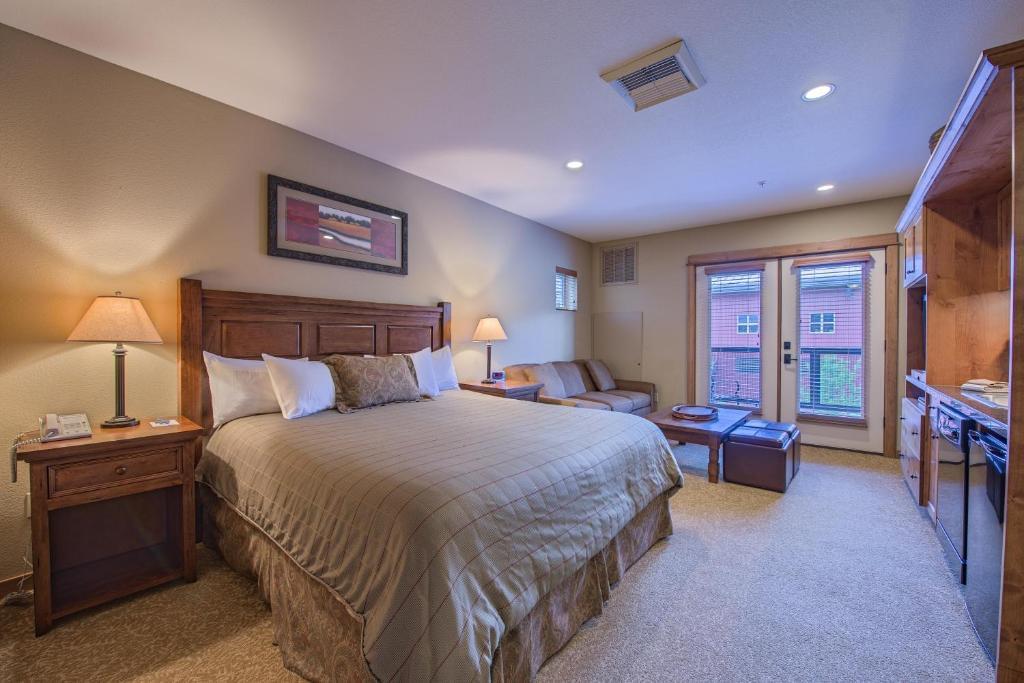 Silver Accommodations